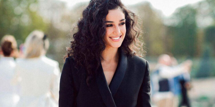 Ale Capetillo debuta en desfile de Dior en París