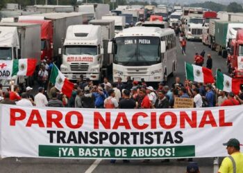 Transportistas van a paro nacional a partir del lunes por violencia en carreteras