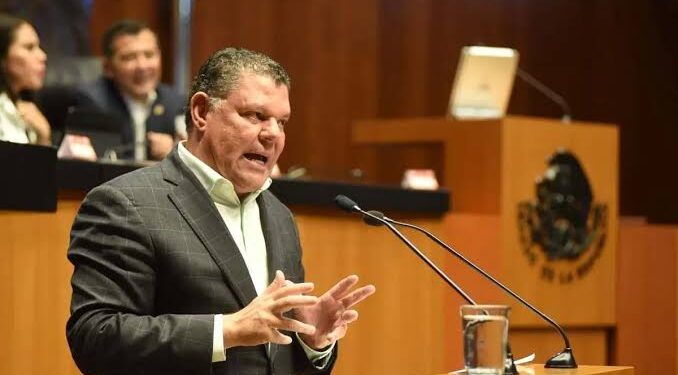 Senador del Verde busca alianza con PAN y PRI para competir contra Morena en Colima
