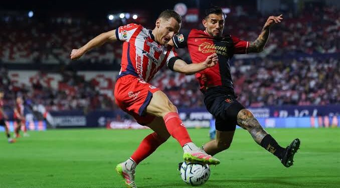 Triunfos claves de Atlas y Pumas como visitantes en el inicio de la jornada 15