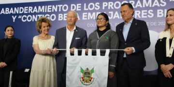 Molesta a Sheinbaum evento entre gobernador Kuri y embajador de EU en Querétaro