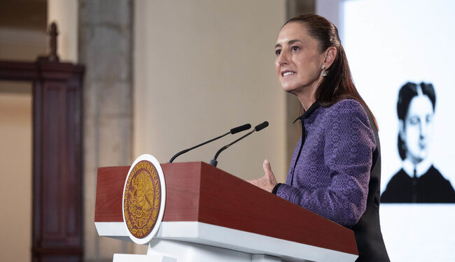 Sheinbaum defiende a AMLO de críticas tras su reaparición